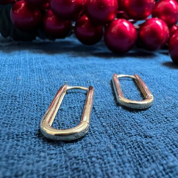 COPY - - O oval huggies | Real gold earrings | Parker earrings | 14k real gold … - Picture 11 of 16